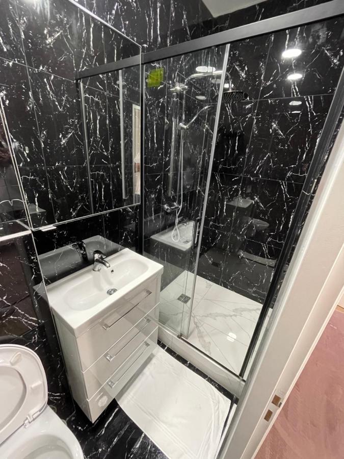 Saint Martin Family Apartment Париж Екстер'єр фото